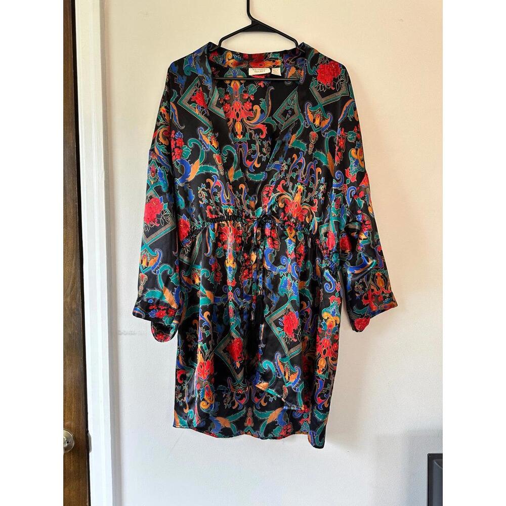 Floral patterned Victoria's Secret Robe